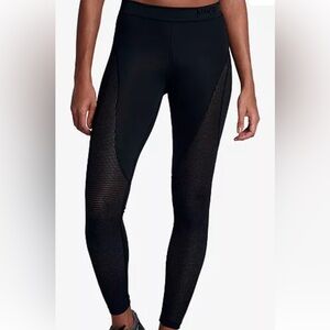 Nike Pro Hypercool Tight Fit in Black; Women’s size XS; NWT